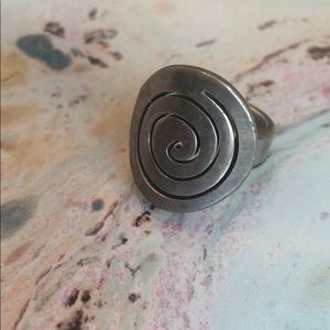 ‼️3/$20 or 4/$25‼️ Silver swirl ring